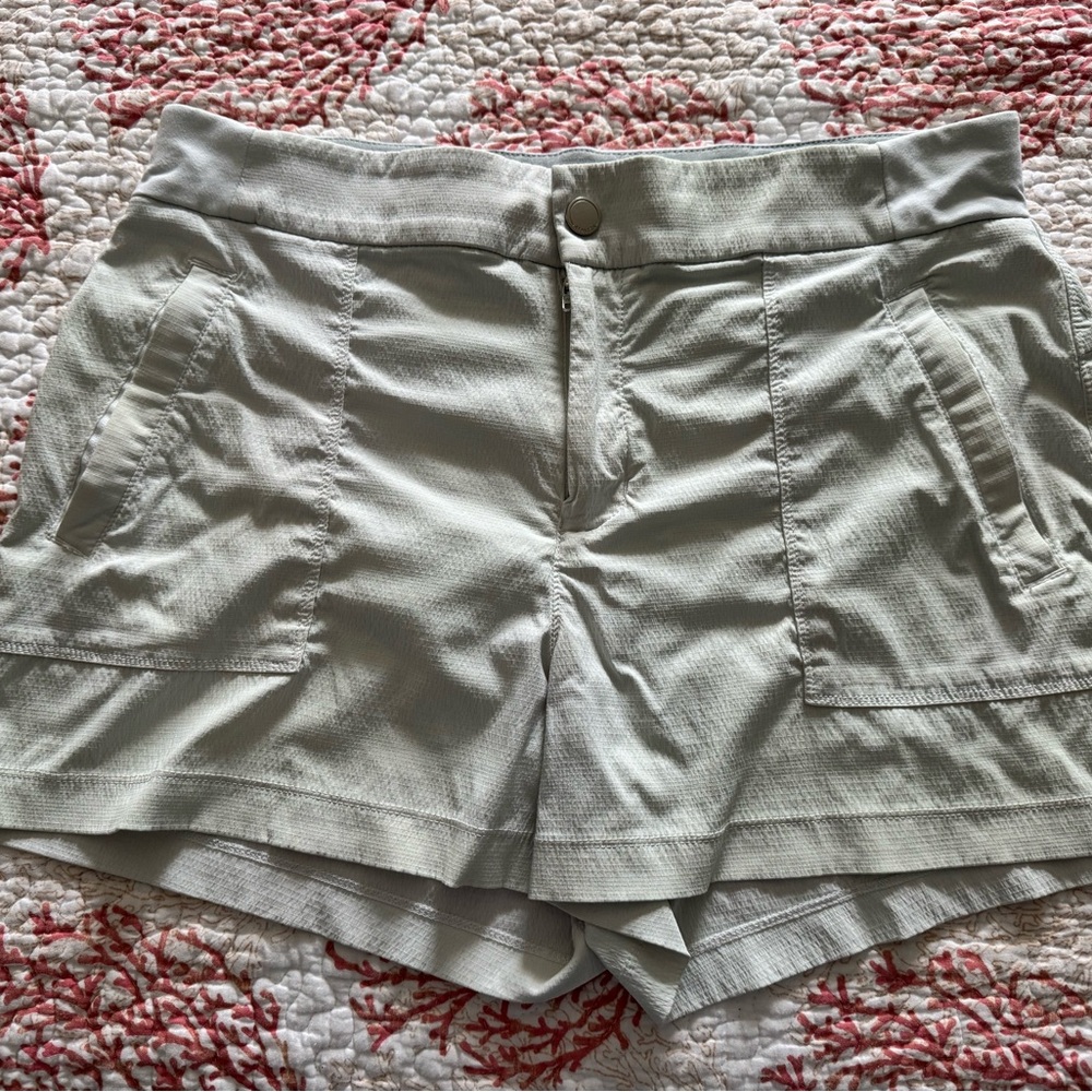 Women's Casual Shorts in White
